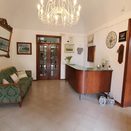 La Marinella Hotel 2*